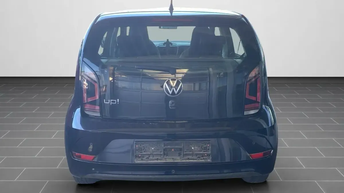 Usado VW up! 65 CV (47 kW) 2022 Negro Utilitario