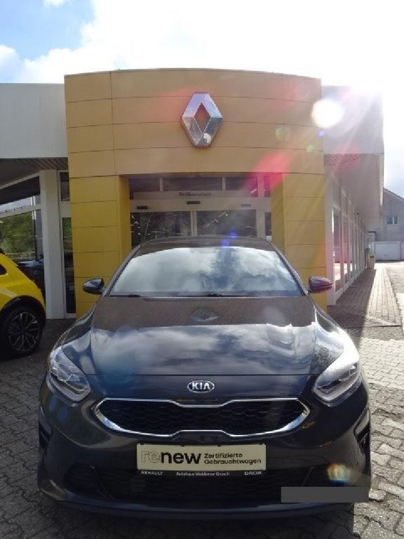 Gebraucht Kia Ceed Spirit 160 PS (117 kW) 2021 Graumetallic (metallic) Kleinwagen