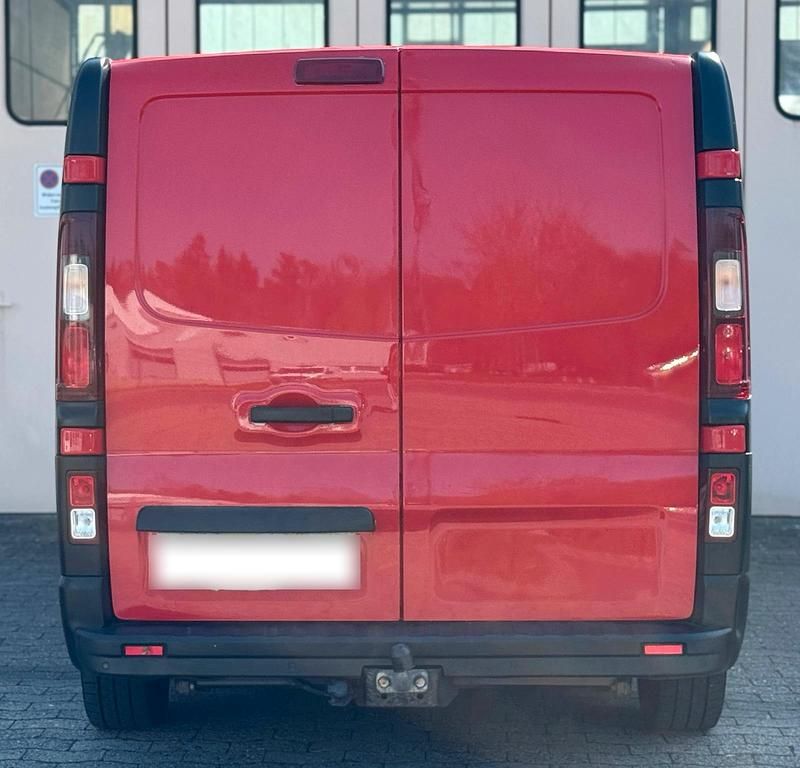 Gebraucht Renault Trafic 95 PS (69 kW) 2019 Rot Van / Kleinbus