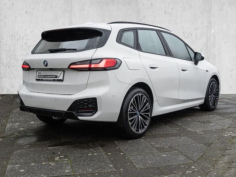 Gebraucht BMW 225 Shadowline 245 PS (180 kW) 2022 Weiß Van / Kleinbus