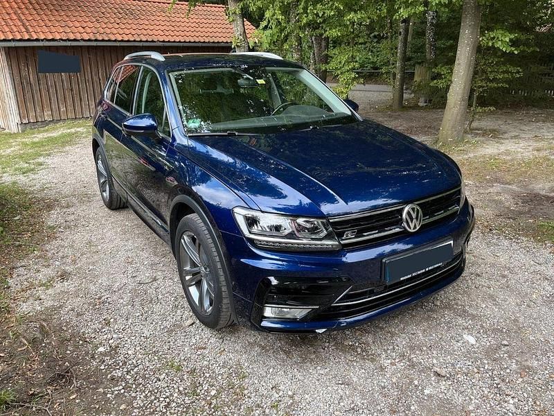 Blau Gebraucht 2017 VW Tiguan Highline SUV | 19.450 € (Fairer Preis) - Bild 1/4