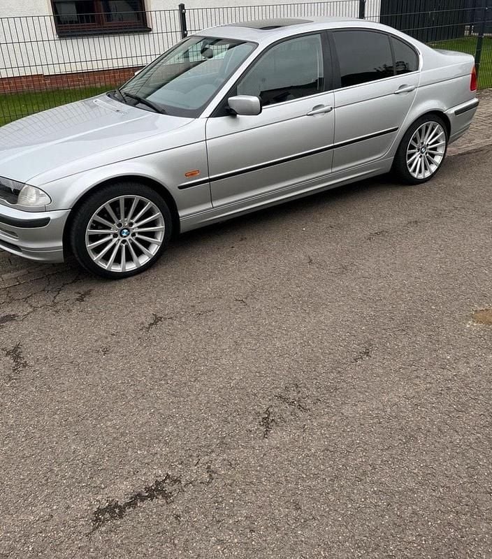 Gebraucht BMW 323 172 PS (126 kW) 1998 Silber Limousine