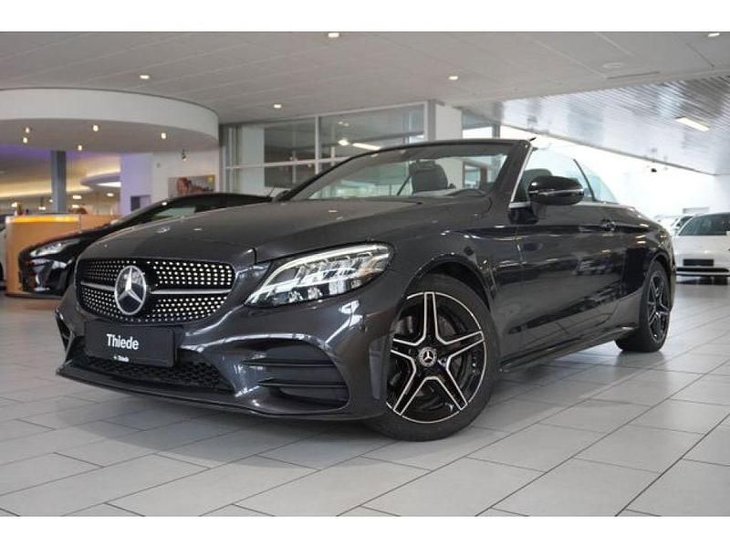 Gebraucht Mercedes C200 AMG 184 PS (135 kW) 2020 Olivgruen metallic (metallic) Cabrio