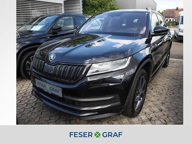 Blackmagicperleffekt Gebraucht 2023 Skoda Kodiaq SportLine SUV | 29.940 € (Superpreis) - Bild 1/4