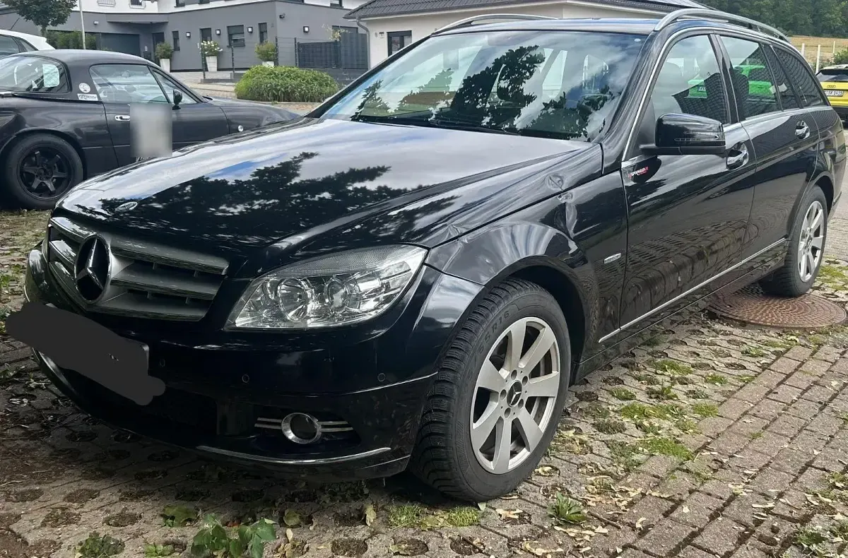 Gebraucht Mercedes C180 156 PS (114 kW) 2010 Schwarz Kombi