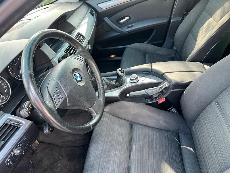 Gebraucht BMW 525 218 PS (160 kW) 2008 Grau Limousine