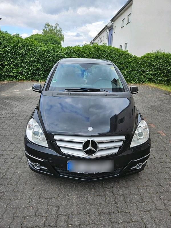 Schwarz Gebraucht 2010 Mercedes B180 Van / Kleinbus | 3.000 € (Superpreis) - Bild 1/4