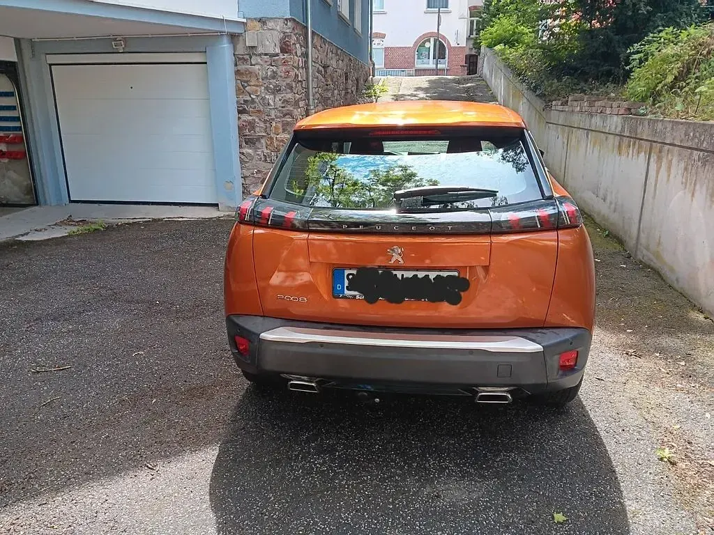 Gebraucht Peugeot 2008 Active 131 PS (96 kW) 2021 Orange SUV