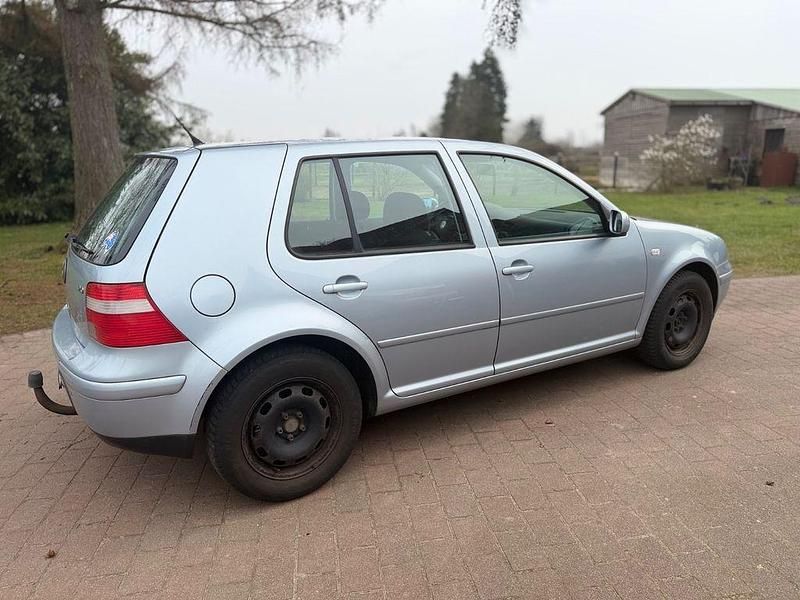 Gebraucht VW Golf IV Basis 116 PS (85 kW) 2003 Silber Kombi