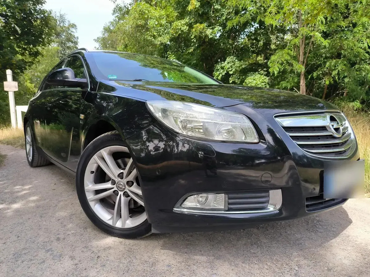 Gebraucht Opel Insignia 160 PS (117 kW) 2012 Schwarz Kombi