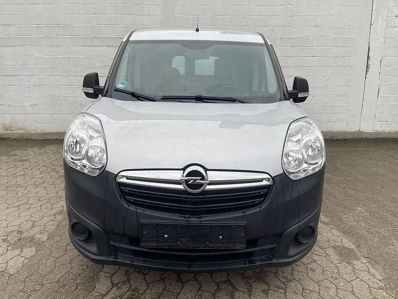 Gebraucht Opel Combo Selection 95 PS (69 kW) 2017 Grau Van / Kleinbus