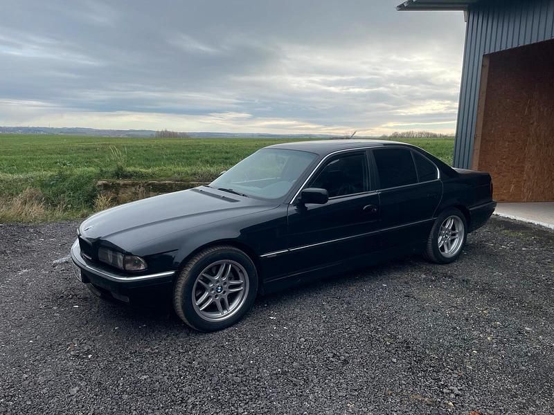 Gebraucht BMW 740 286 PS (210 kW) 1998 Schwarz Limousine