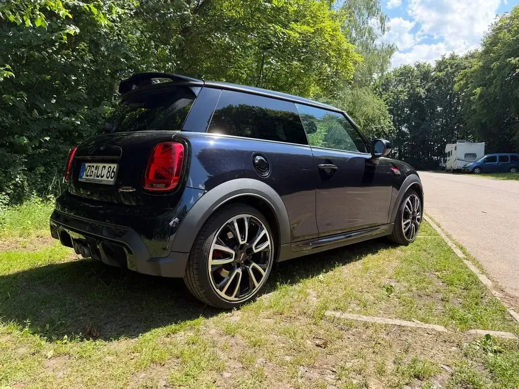 Gebraucht Mini John Cooper Works 231 PS (169 kW) 2021 Blau Kleinwagen