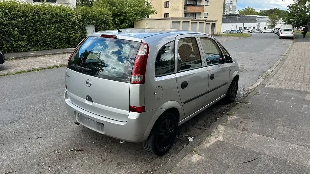 Gebraucht Opel Meriva 125 PS (91 kW) 2003 Silber Van / Kleinbus