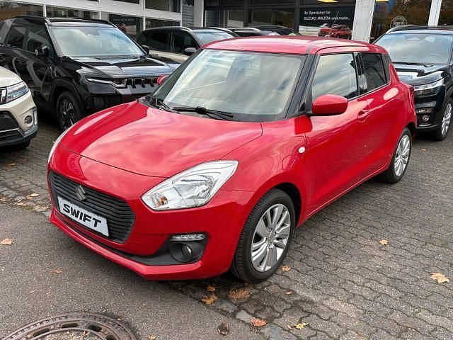 Rot Gebraucht 2020 Suzuki Swift Comfort Kleinwagen | 12.870 € (Fairer Preis) - Bild 1/4