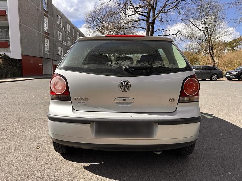 Gebraucht VW Polo 60 PS (44 kW) 2005 Silber Kleinwagen