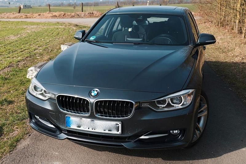 Gebraucht BMW 320 Sport Line 184 PS (135 kW) 2013 Grau Kombi