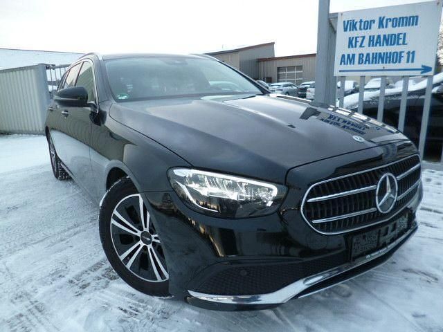 Gebraucht Mercedes E200 Avantgarde 160 PS (117 kW) 2022 Schwarz Kombi