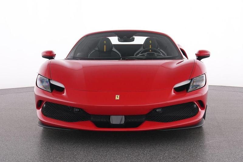 Gebraucht Ferrari 296 829 PS (609 kW) 2025 Rot Cabrio