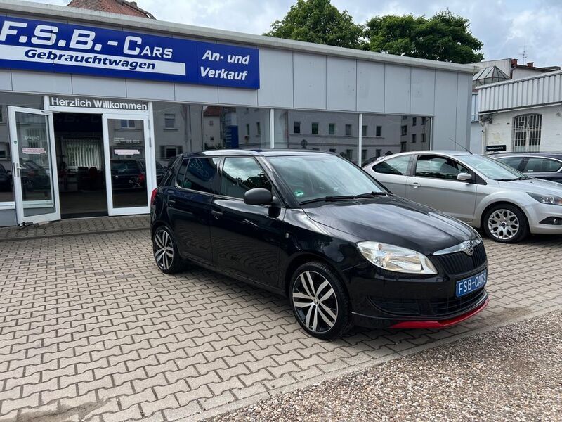 Schwarz Gebraucht 2014 Skoda Fabia Cool Edition Limousine | 4.950 € (Guter Preis) - Bild 1/4
