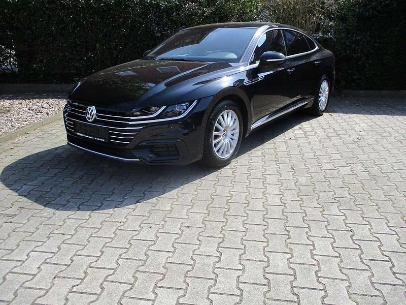 Deep black perleffekt Gebraucht 2019 VW Arteon R-line Limousine | 26.800 € (Etwas zu teuer) - Bild 1/4