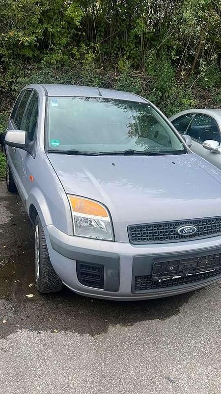 Micastonesilber metallic Gebraucht 2010 Ford Fusion Viva Kleinwagen | 1.300 € (Superpreis) - Bild 1/3