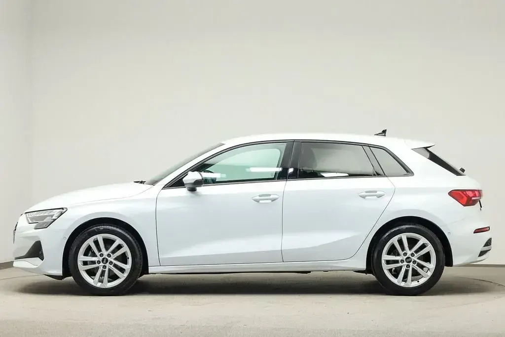 Gebraucht Audi A3 Advanced 150 PS (110 kW) 2025 Gletscherweiß metallic Limousine
