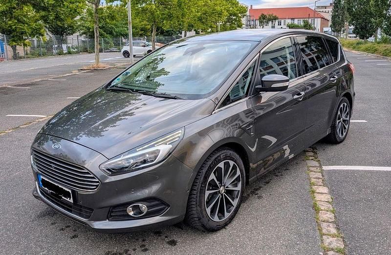 Gebraucht Ford S-MAX Titanium 180 PS (132 kW) 2016 Grau Van / Kleinbus