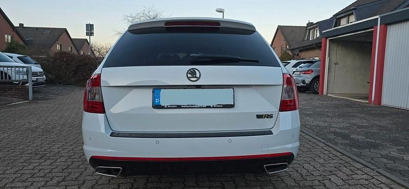 Gebraucht Skoda Octavia RS 184 PS (135 kW) 2015 Weiß Kleinwagen