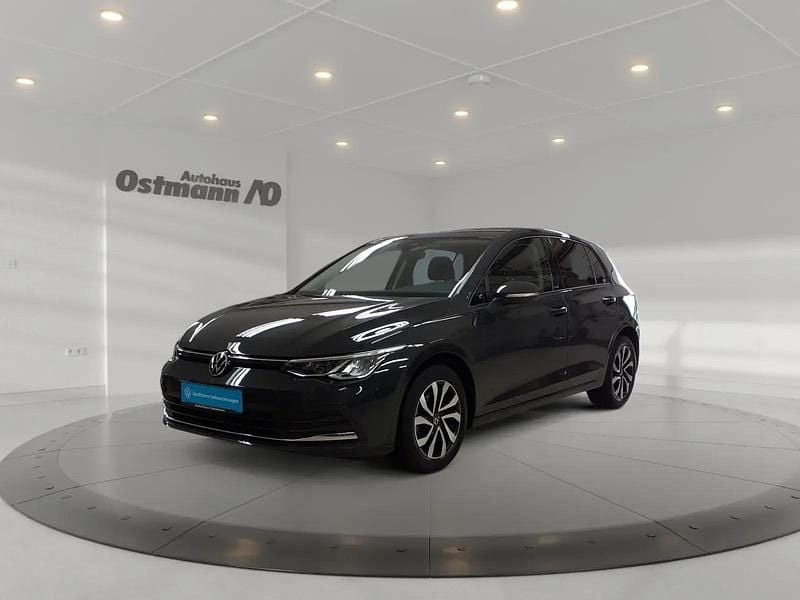 Grau Gebraucht 2022 VW Golf VIII Active Limousine | 17.909 € (Guter Preis) - Bild 1/4