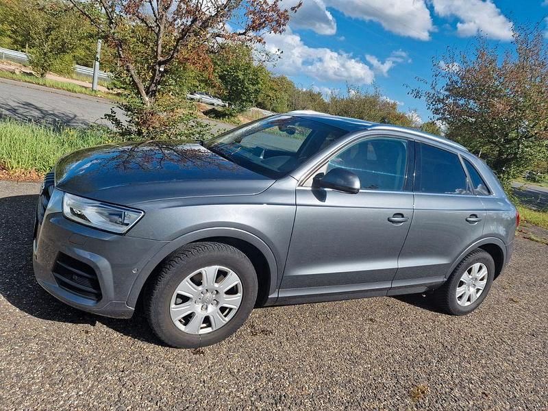 Grau Gebraucht 2016 Audi Q3 Sport SUV | 15.200 € (Guter Preis) - Bild 1/4