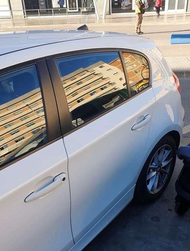 Gebraucht BMW 116 122 PS (89 kW) 2009 Weiß Kleinwagen