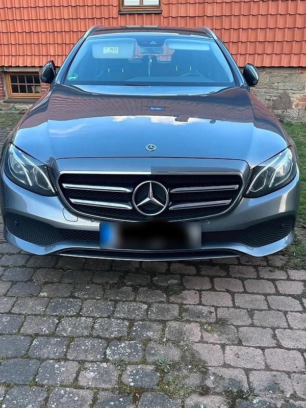 Gebraucht Mercedes E220 194 PS (142 kW) 2020 Grau Kombi