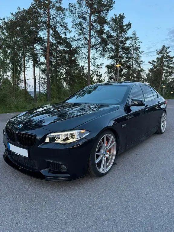 Gebraucht BMW 525 Sport Line 204 PS (150 kW) 2011 Schwarz Limousine