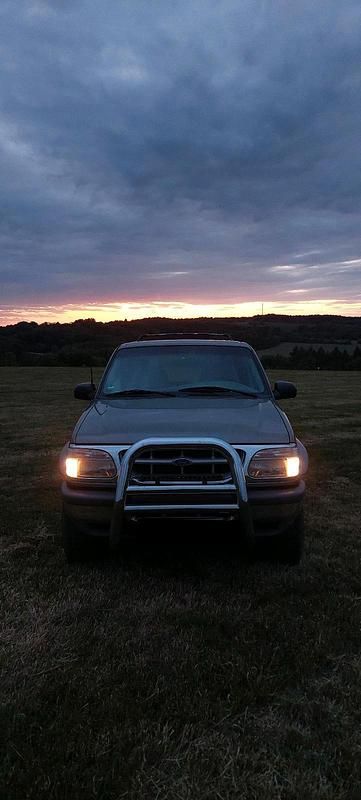 Second-hand Ford Explorer 207 CP (152 kW) 1997 SUV