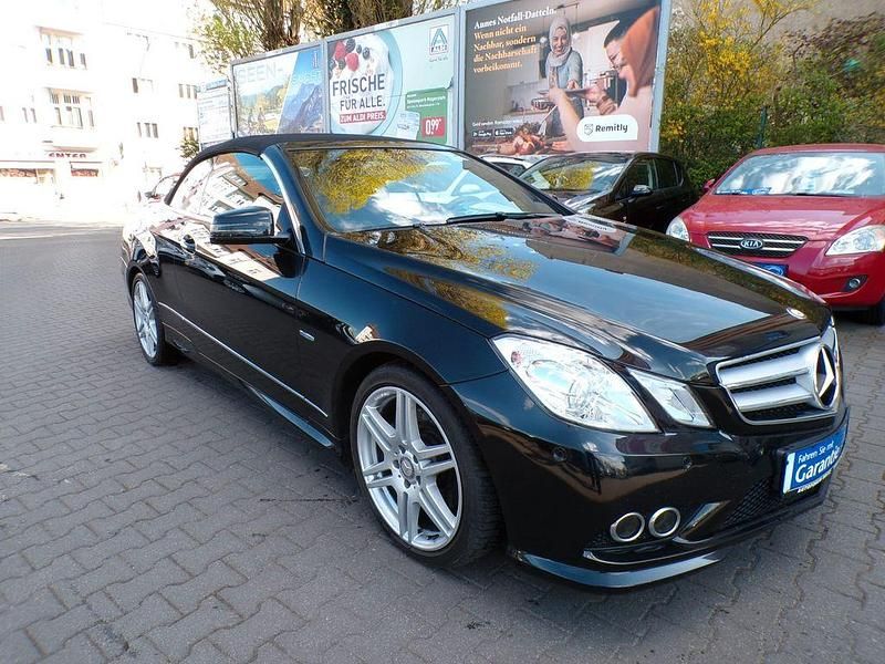 Second-hand Mercedes E200 184 CP (135 kW) 2011 Negru Cabrio