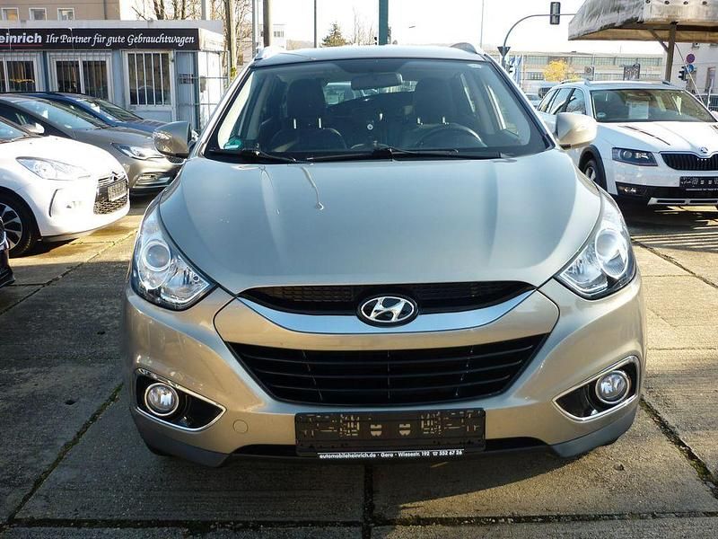 Gebraucht Hyundai ix35 Style 163 PS (119 kW) 2011 Sirius silver SUV