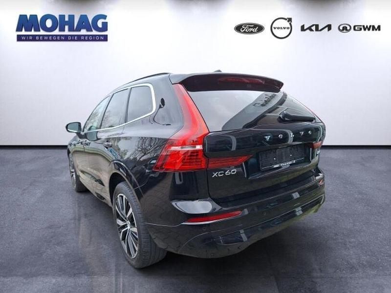 Gebraucht Volvo XC60 Core 197 PS (144 kW) 2023 Schwarz SUV