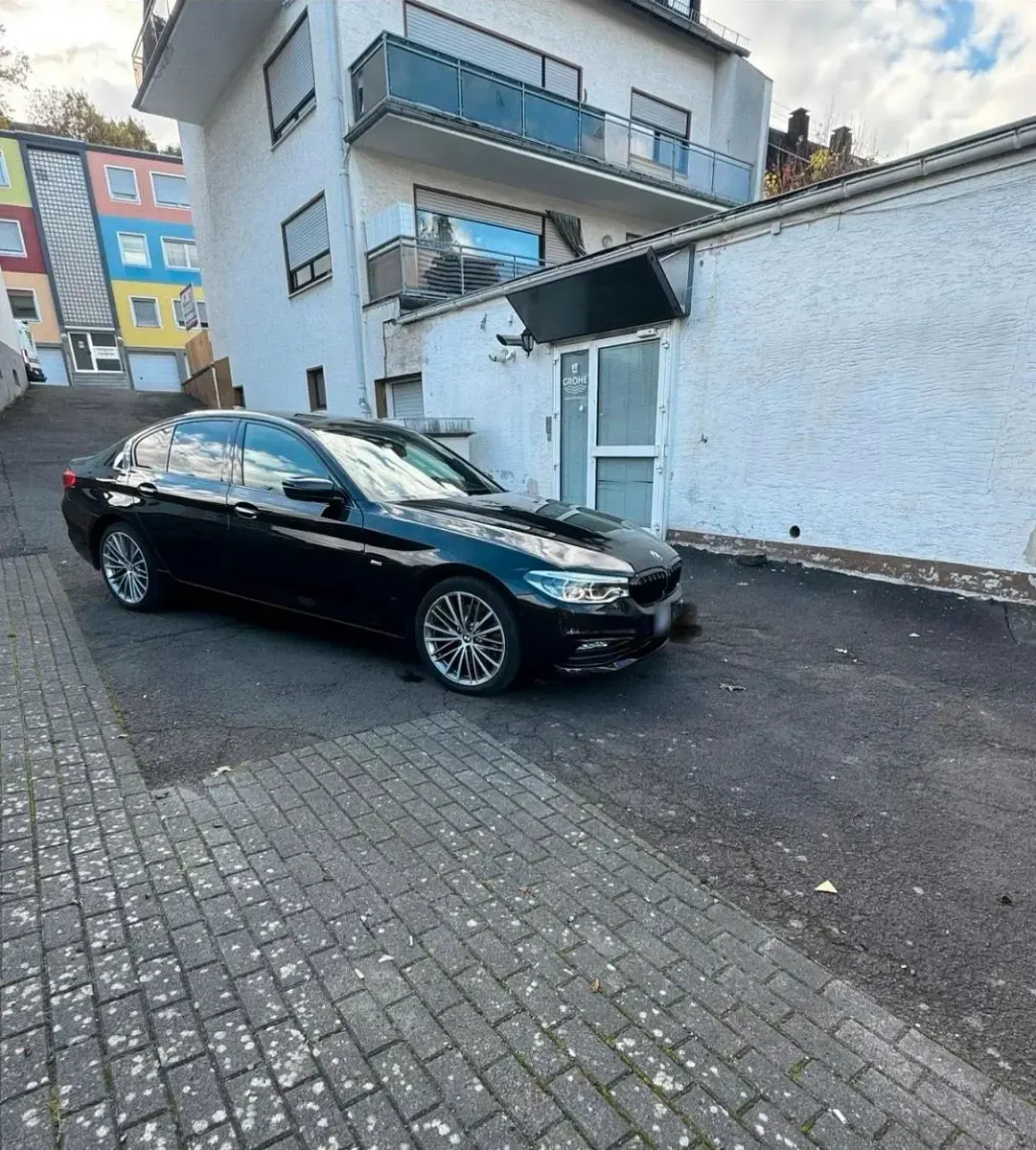 Gebraucht BMW 530 Sport Line 265 PS (194 kW) 2018 Schwarz Limousine