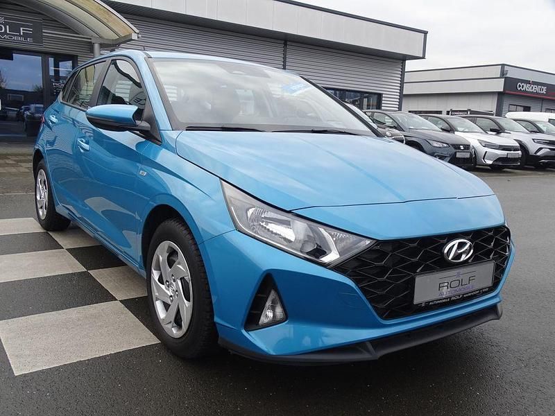 Gebraucht Hyundai i20 Select 101 PS (74 kW) 2021 Blau aqua turquoise / met (metallic) Limousine