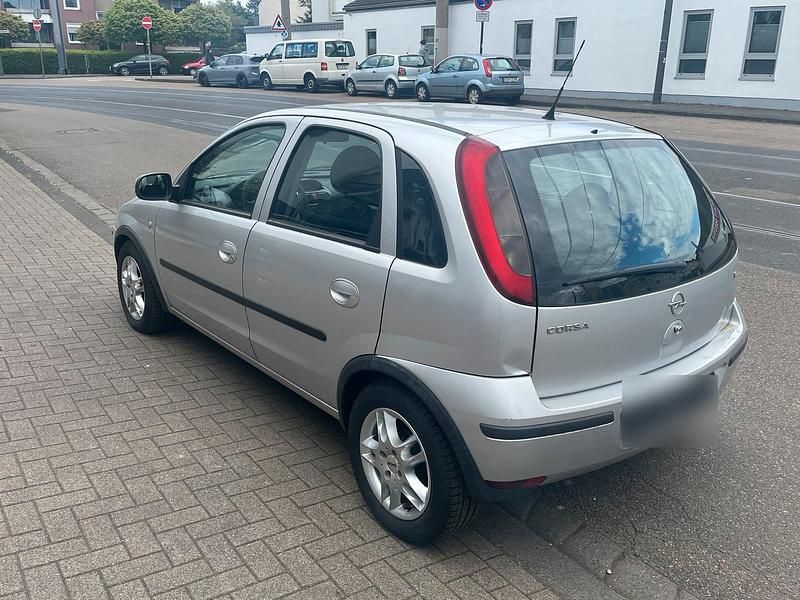 Usata Opel Corsa 75 CV (55 kW) 2004 Utilitaria