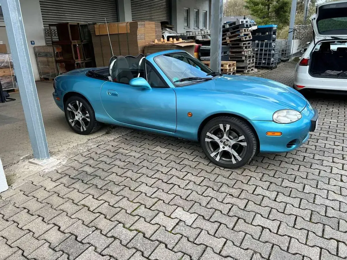 Gebraucht Mazda MX5 110 PS (80 kW) 2001 Blau Cabrio