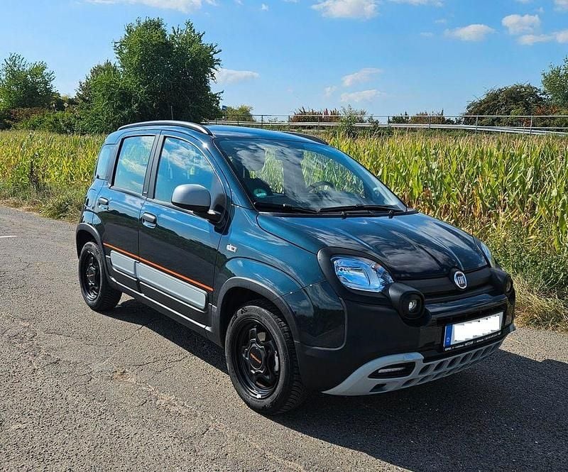 Grün Gebraucht 2024 Fiat Panda Garmin Kleinwagen | 14.400 € (Fairer Preis) - Bild 1/4