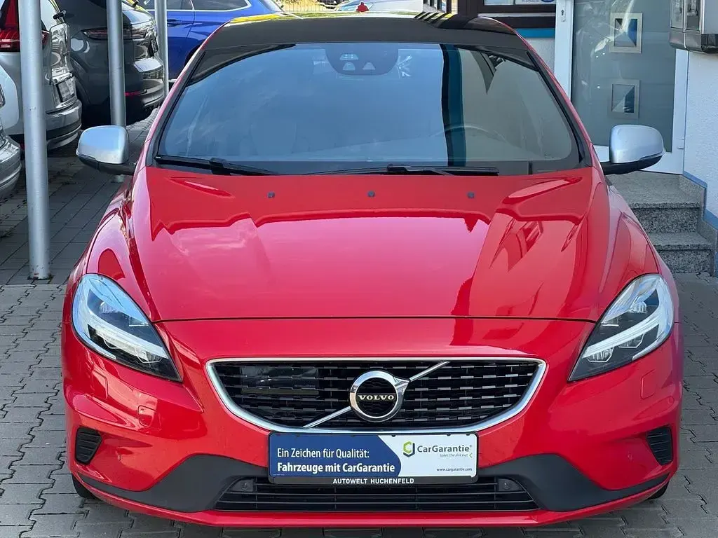 Gebraucht Volvo V40 R-Design 152 PS (111 kW) 2017 Rot Limousine