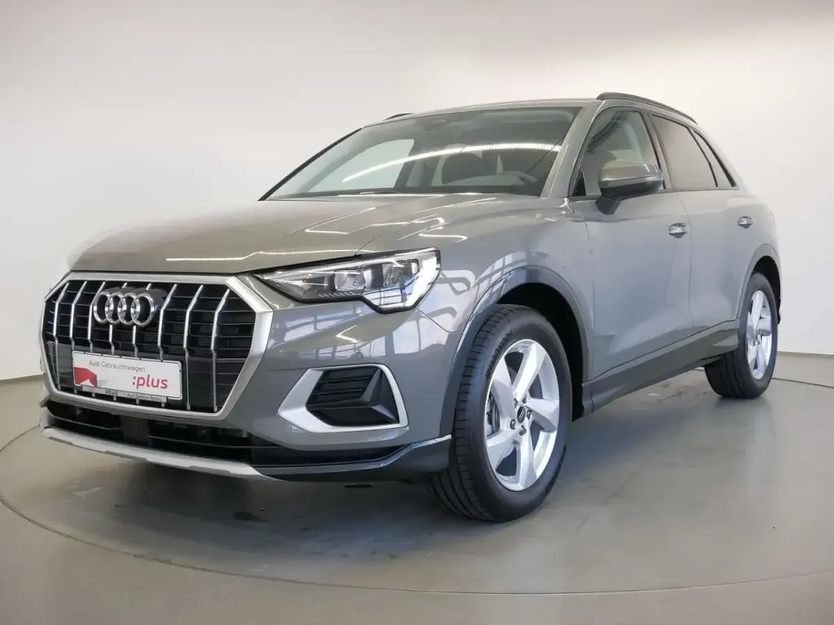Neu Audi Q3 Ambiente 150 PS (110 kW) 2025 Chronosgrau metallic SUV