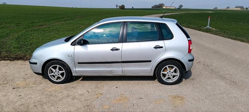 Gebraucht VW Polo 64 PS (47 kW) 2003 Grau Kleinwagen