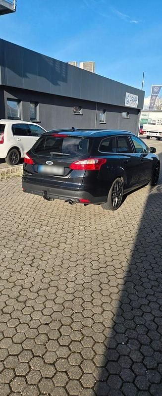 Gebraucht Ford Focus Titanium 140 PS (102 kW) 2012 Schwarz Kombi
