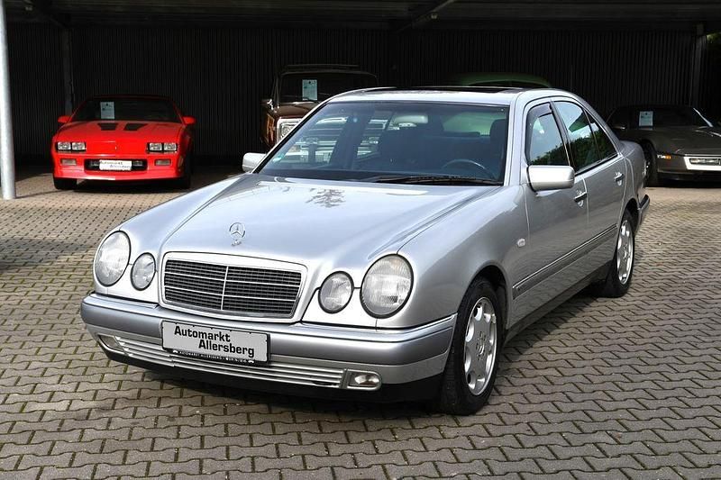 Silber Gebraucht 1997 Mercedes E280 Limousine | 7.700 € (Teuer) - Bild 1/4