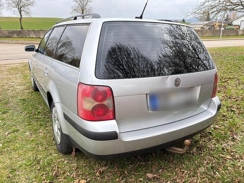 Usata VW Passat 131 CV (96 kW) 2003 Argento Station wagon