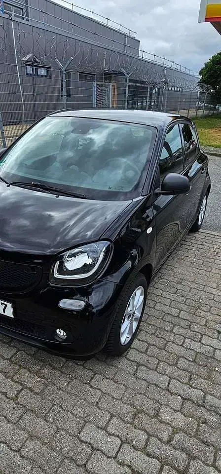 Gebraucht Smart ForFour Passion 71 PS (52 kW) 2018 Schwarz Kleinwagen